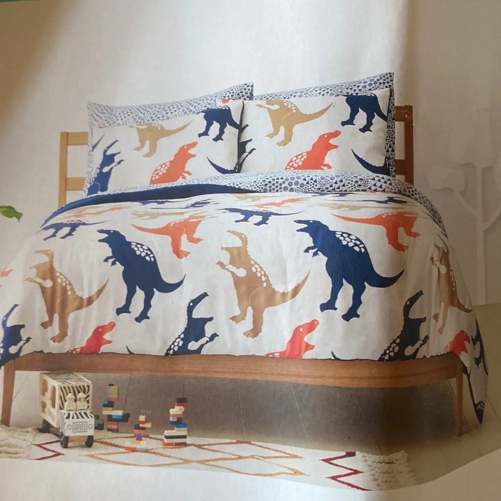 Still in packaging! Comforter and matching shams! never used